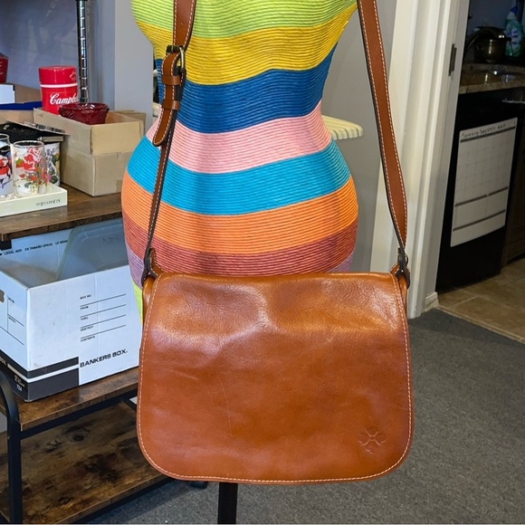 Patricia Nash Handbags - Patricia Nash Positano Square Heritage Tan Leather Flap Saddle Shoulder Bag